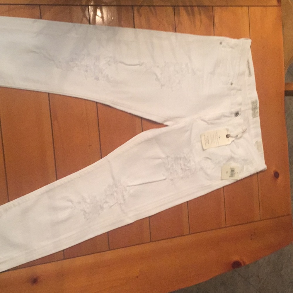 White Capri pants